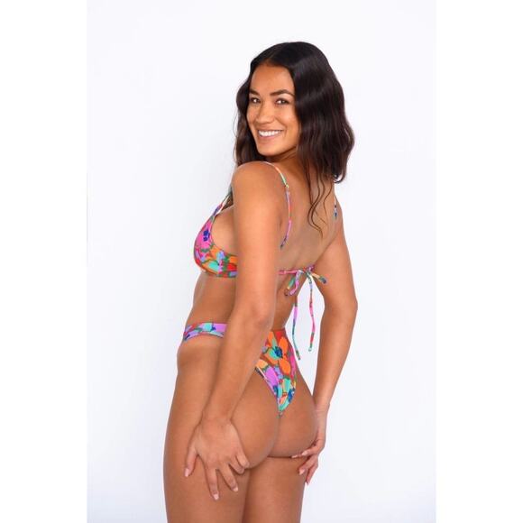 Skatie• ‘Kelly’ Bikini Bottoms in KIHEI Print - Picture 14 of 17